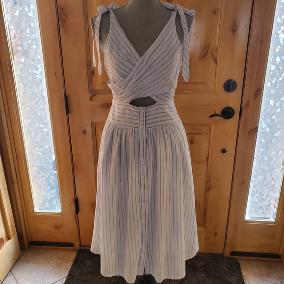 Astr Dresses & Skirts - Astr The Label Nadine Dress